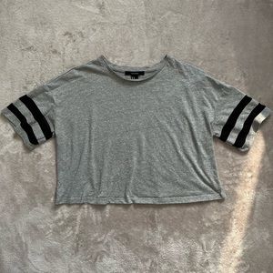 Forever 21 T-shirt - Medium